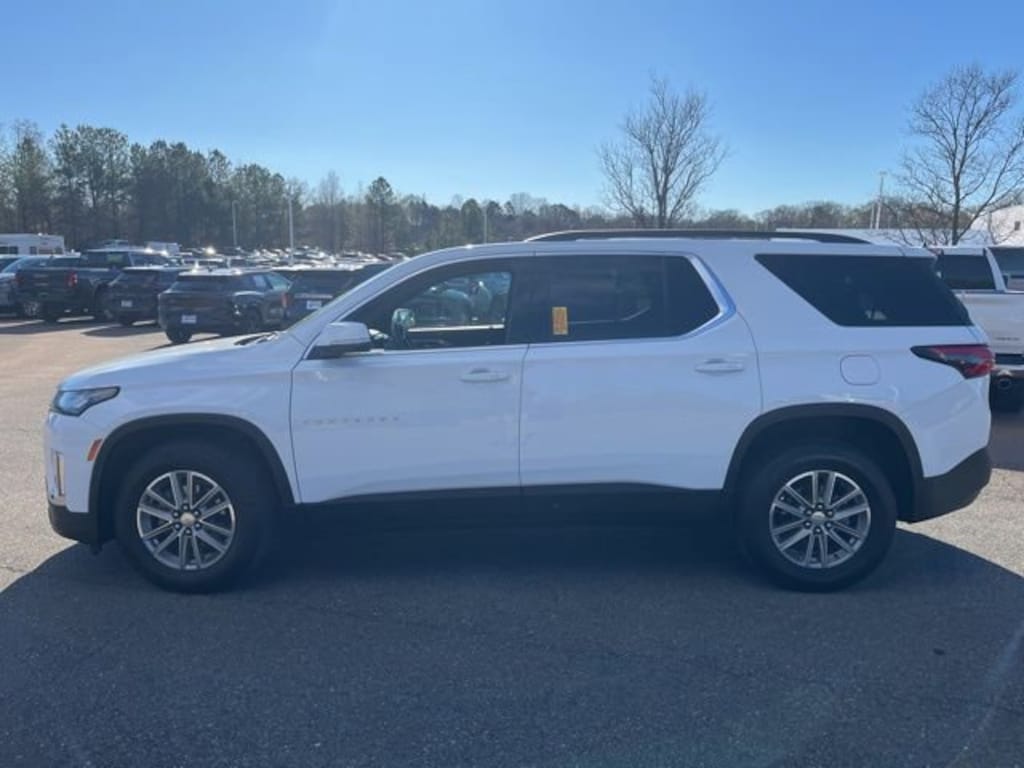 Used 2023 Chevrolet Traverse LT Cloth SUV