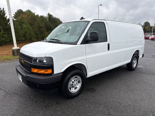 2025 Chevrolet Express Cargo Work Van's photo