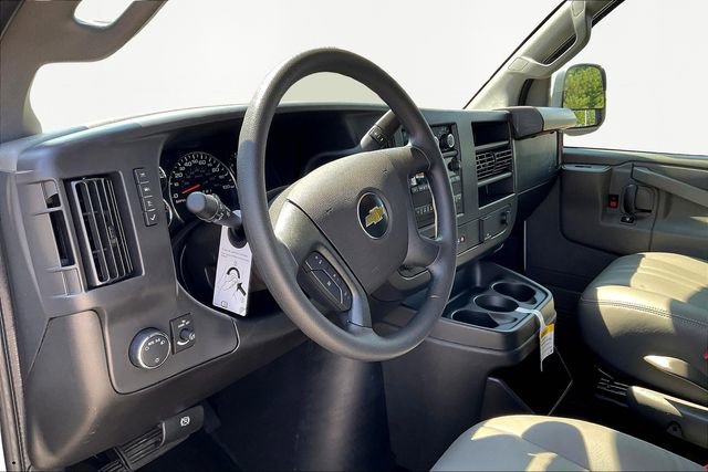 2025 Chevrolet Express Cargo Work Van - Photo 7