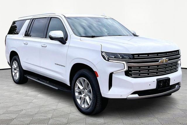 2023 Chevrolet Suburban Premier's photo
