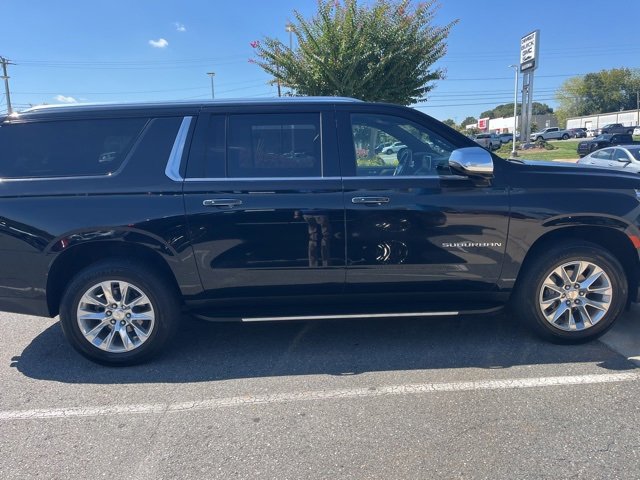 2024 Chevrolet Suburban Premier photo 2