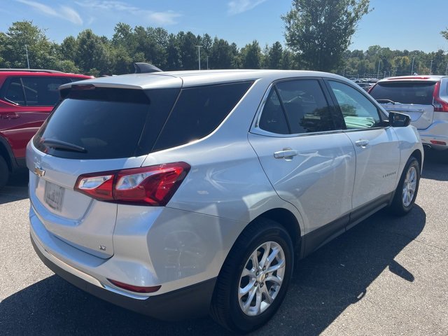 2020 Chevrolet Equinox LT photo 2
