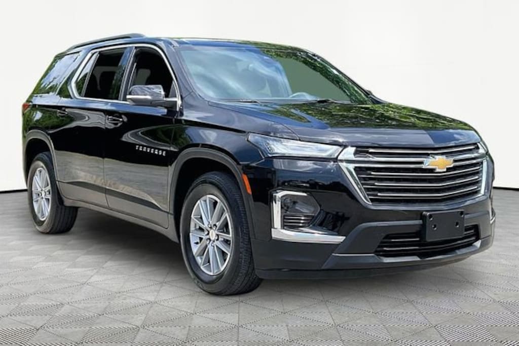 Used 2023 Chevrolet Traverse LT Cloth SUV