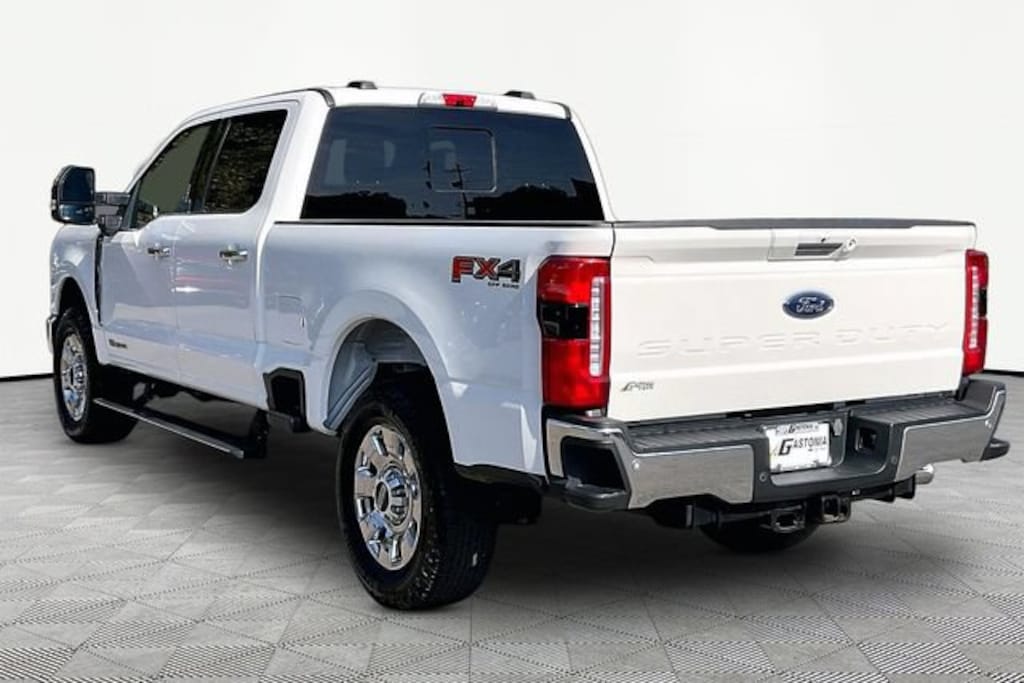 Used 2024 Ford F-250 Lariat Truck