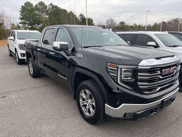 2025 GMC Sierra 1500 SLT's photo