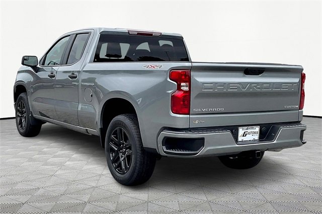 2026 Chevrolet Silverado 1500 Custom photo 3