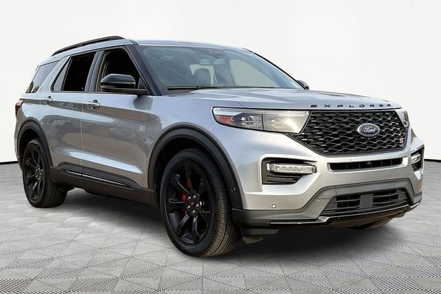 2022 Ford Explorer ST's photo