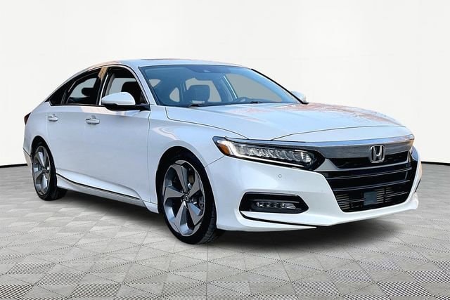 2018 Honda Accord Touring's photo