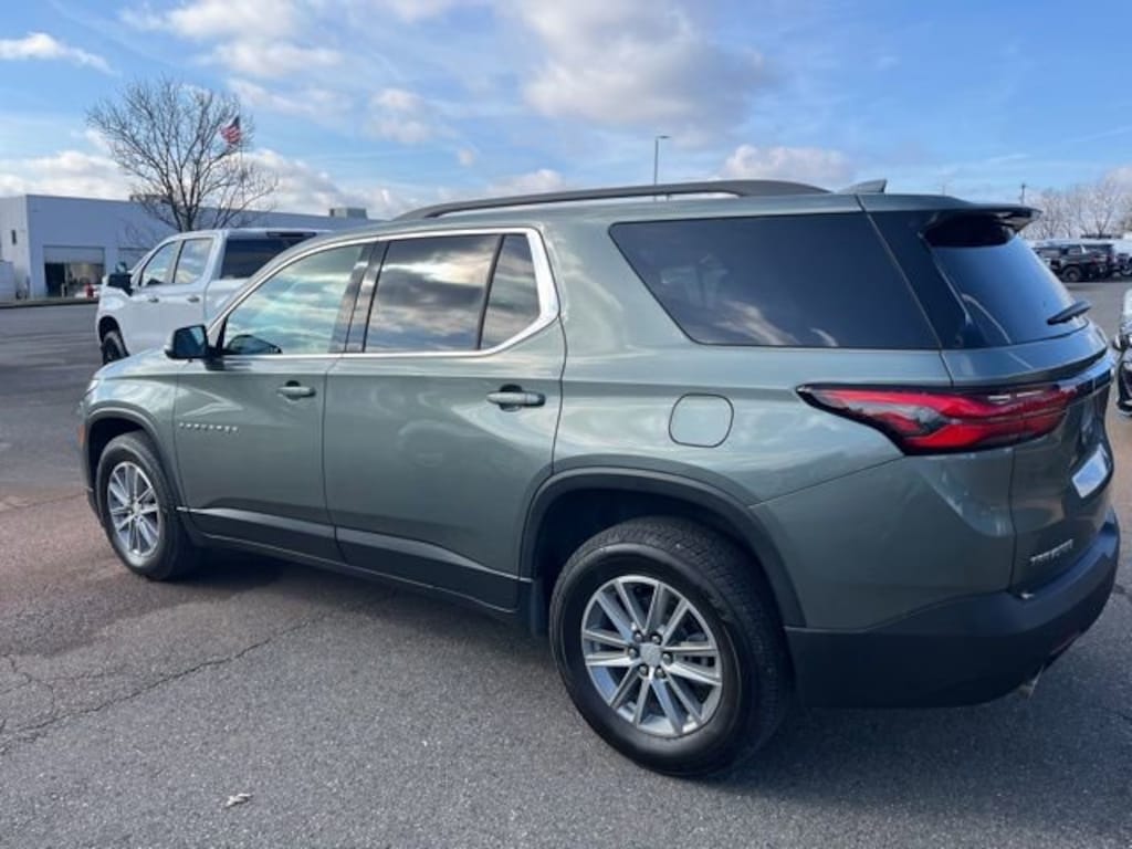 Used 2022 Chevrolet Traverse LT Cloth SUV