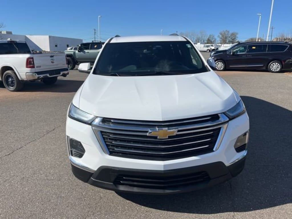 Used 2023 Chevrolet Traverse LT Cloth SUV