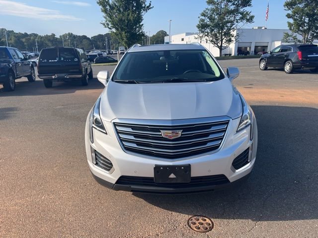 2017 Cadillac XT5 Luxury photo 2