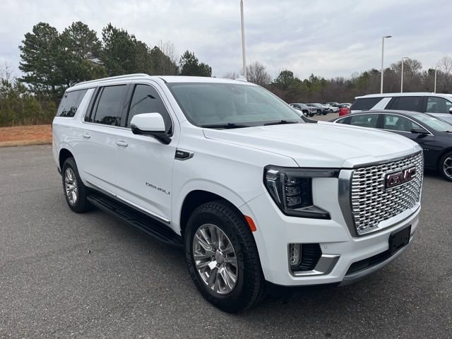 2022 GMC Yukon XL Denali's photo