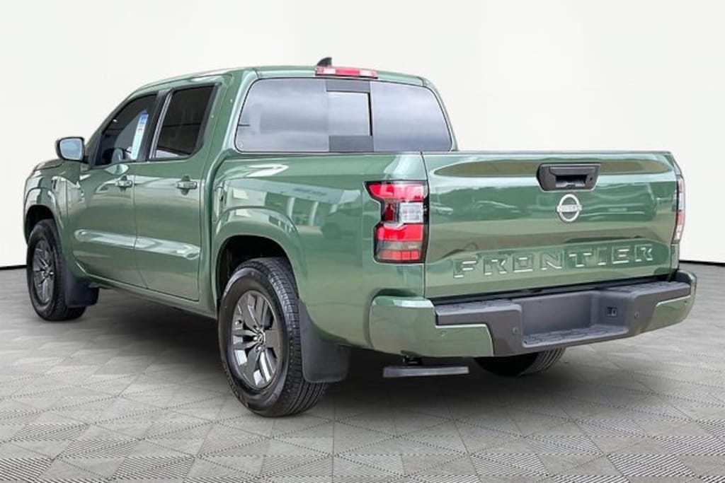 Used 2025 Nissan Frontier Crew Cab SV 4x2 Truck