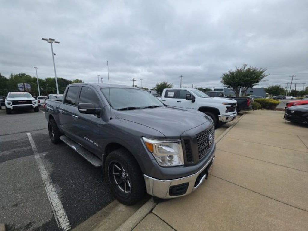 Used 2019 Nissan Titan SV Truck