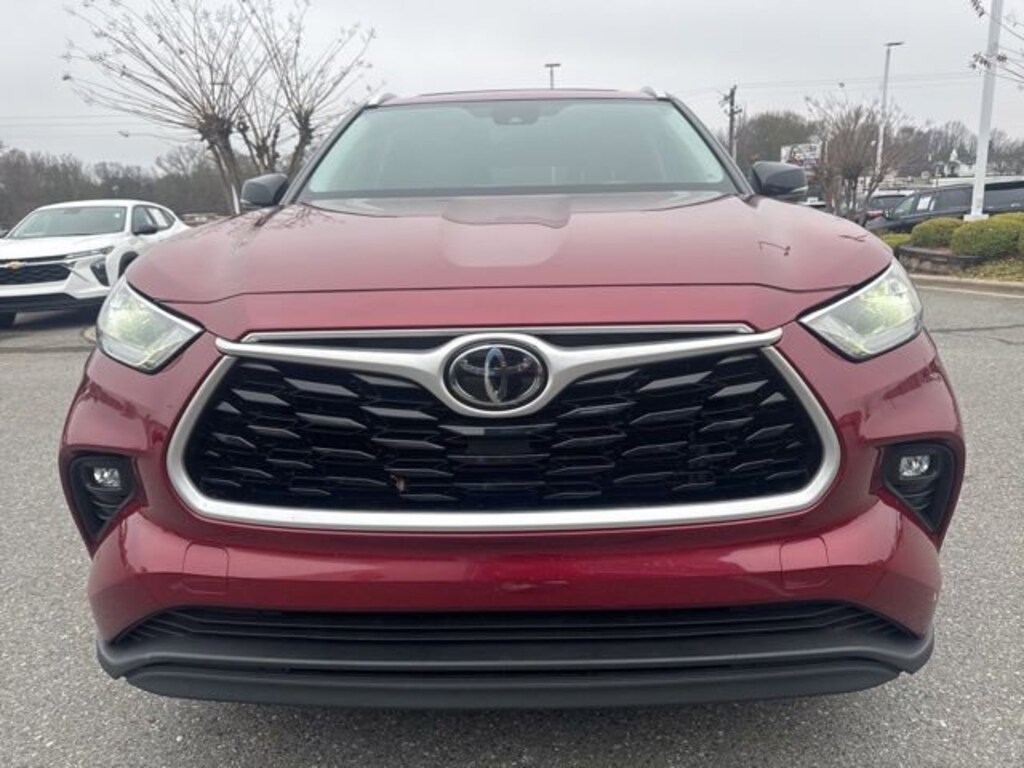 Used 2023 Toyota Highlander L