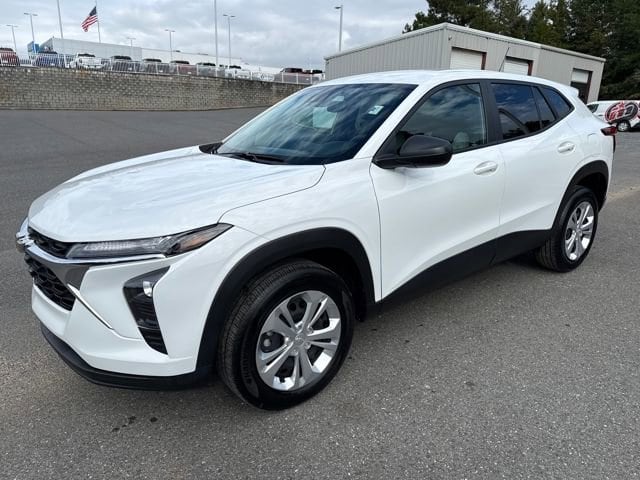 2024 Chevrolet Trax LS's photo