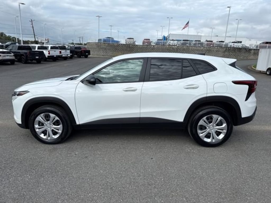 Used 2024 Chevrolet Trax LS SUV