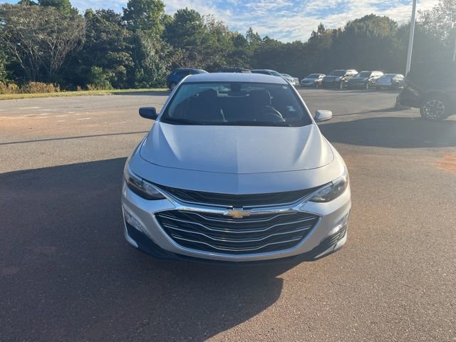 2022 Chevrolet Malibu 1LT photo 2