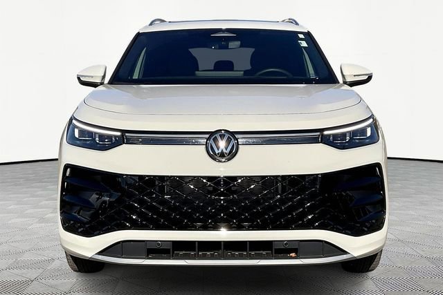 2025 Volkswagen Tiguan SEL R-Line Black photo 2