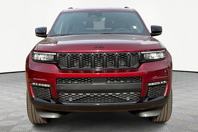 2025 Jeep Grand Cherokee Limited photo 2