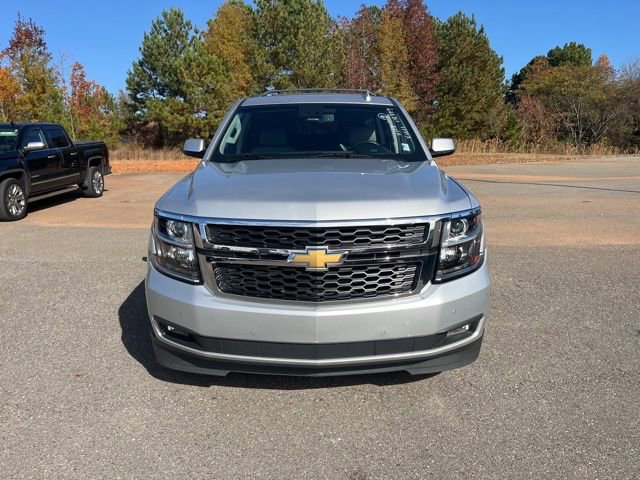 2017 Chevrolet Suburban LT photo 2