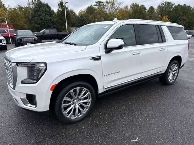 2022 GMC Yukon XL Denali's photo