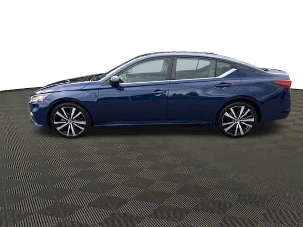 Used 2021 Nissan Altima SR FWD Sedan