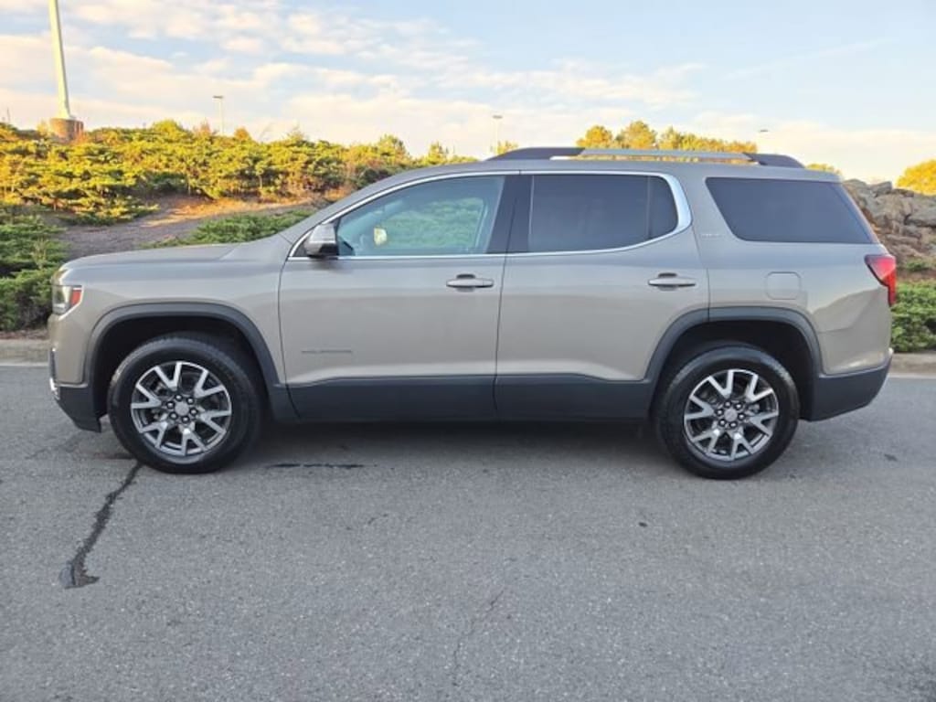 Used 2022 GMC Acadia SLE SUV