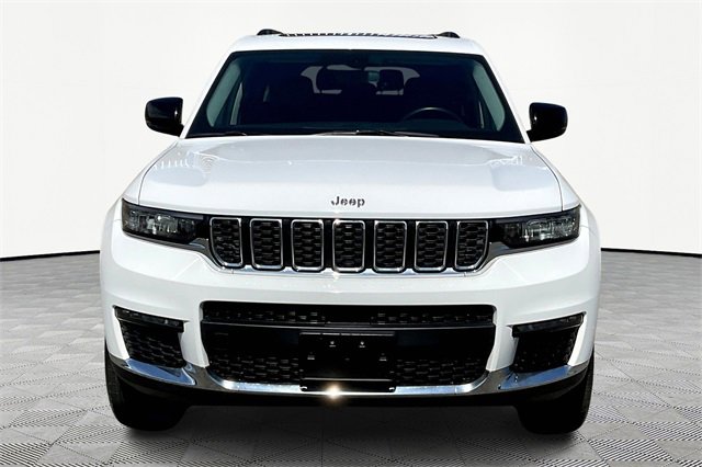 2022 Jeep Grand Cherokee Limited photo 2