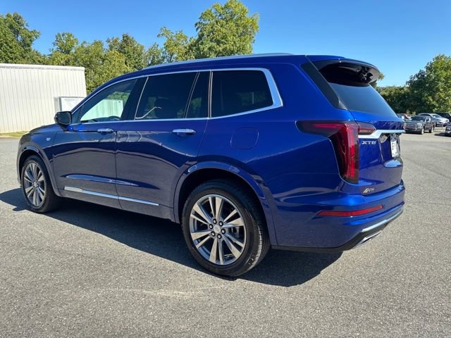 2025 Cadillac XT6 Premium Luxury photo 3