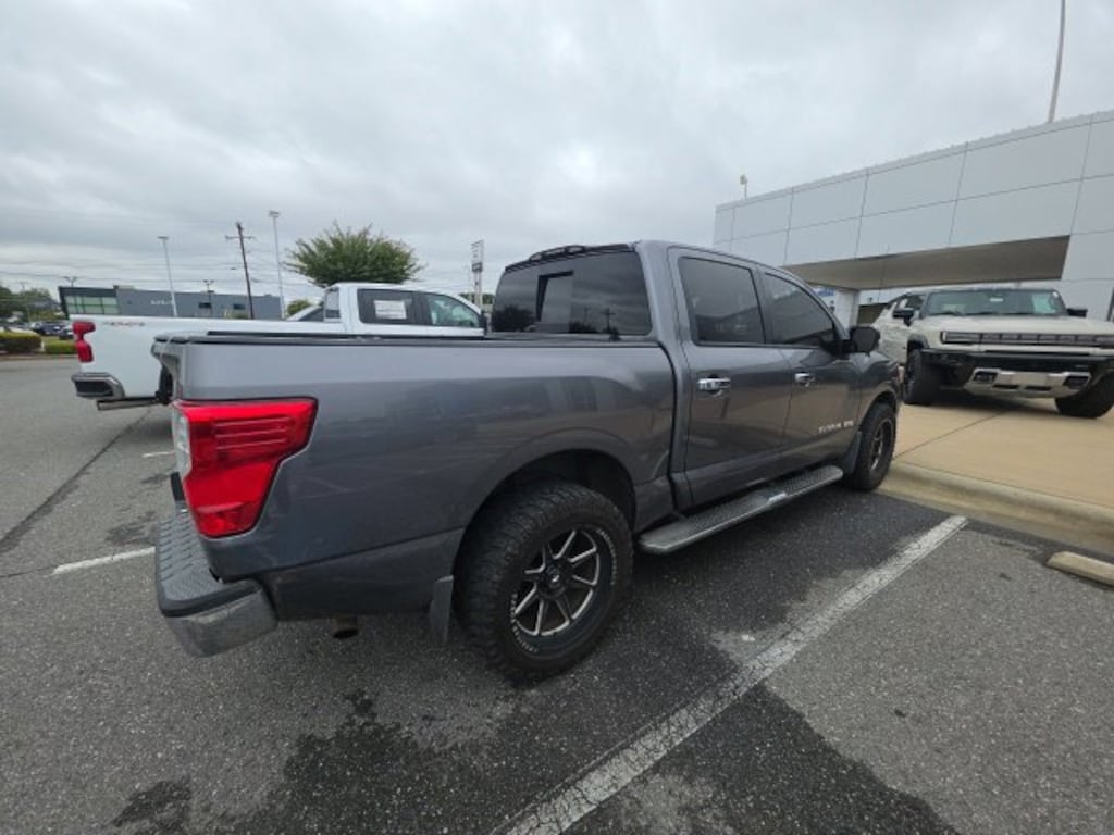 Used 2019 Nissan Titan SV Truck