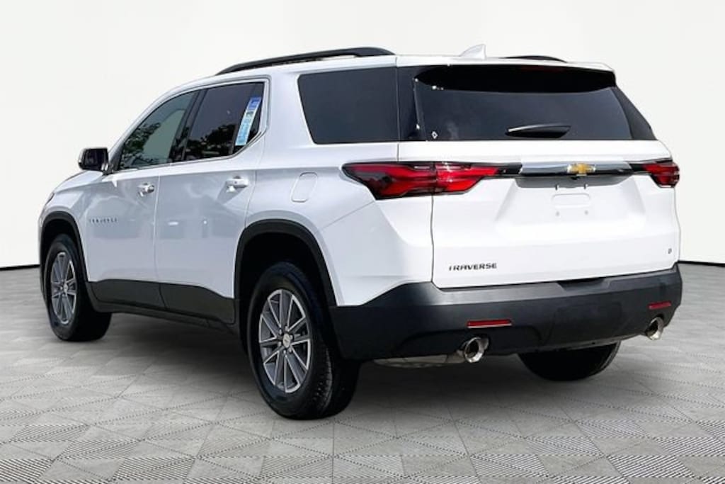 Used 2023 Chevrolet Traverse LT Cloth SUV