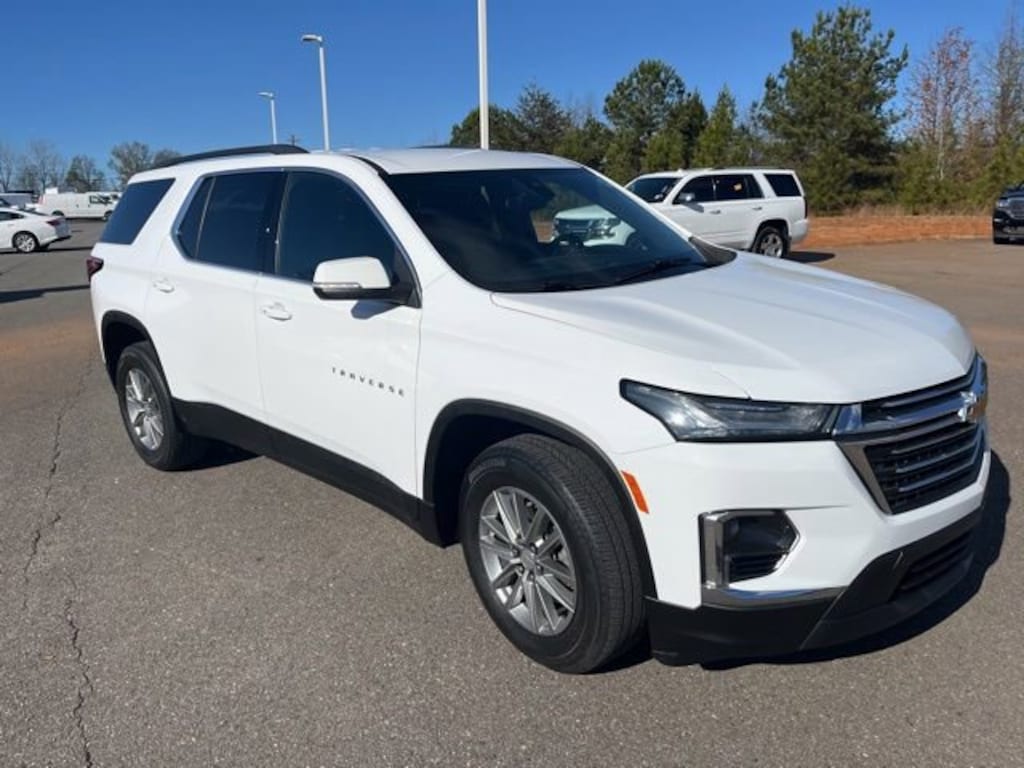 Used 2023 Chevrolet Traverse LT Cloth SUV