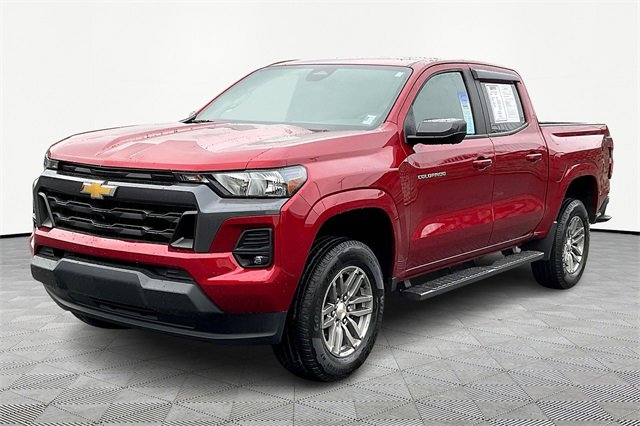 2023 Chevrolet Colorado LT photo 3