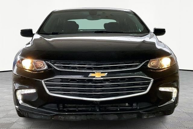 Used 2018 Chevrolet Malibu 1LT with VIN 1G1ZD5ST3JF171042 for sale in Lowell, NC