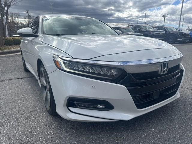 2018 Honda Accord Touring's photo