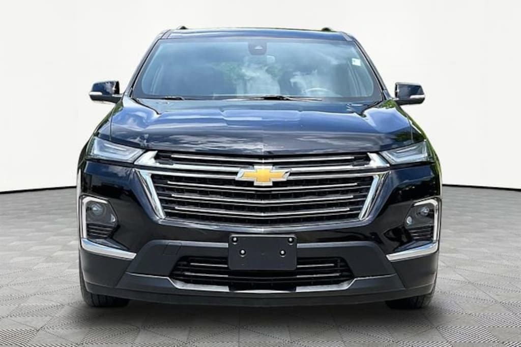 Used 2023 Chevrolet Traverse LT Cloth SUV