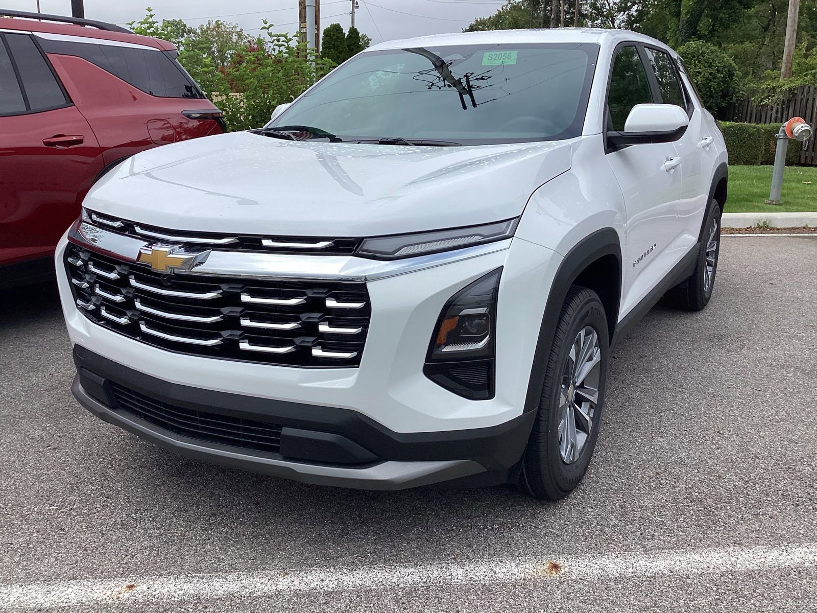 2026 Chevrolet Equinox LT photo 2