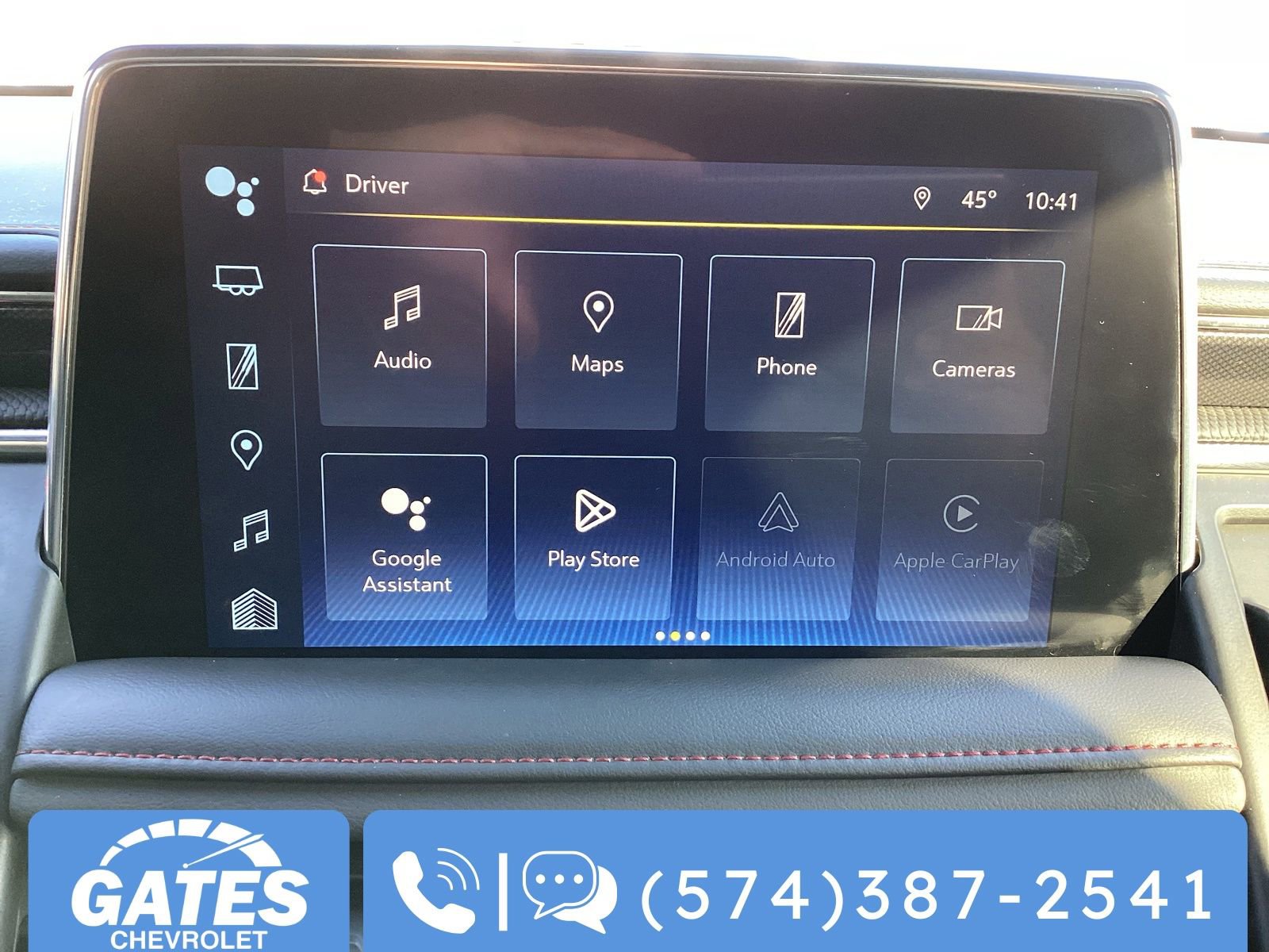 2024 Chevrolet Suburban RST photo 3