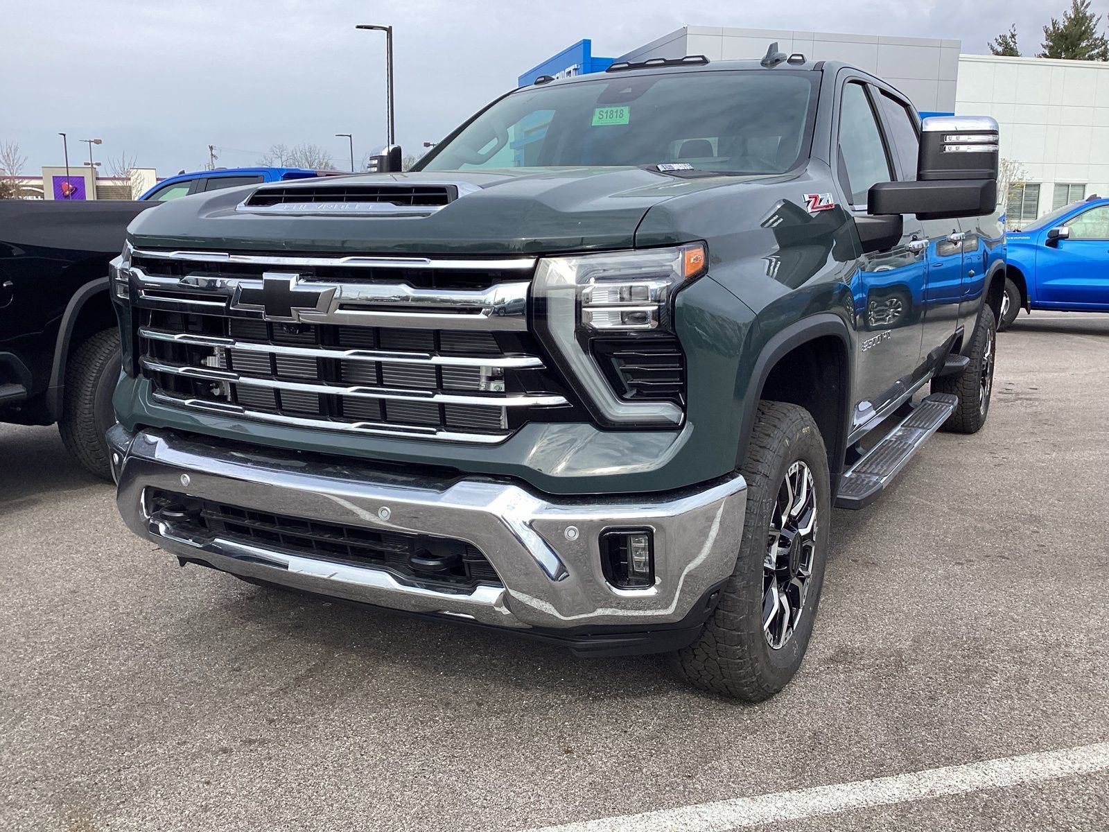 2025 Chevrolet Silverado 3500HD LTZ photo 2
