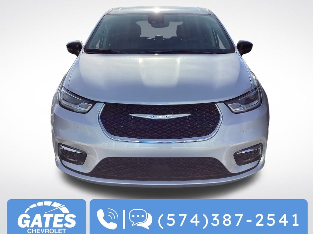 Used 2024 Chrysler Pacifica Touring L