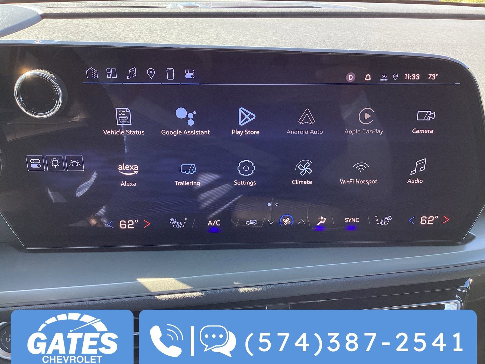 2025 Chevrolet Traverse photo 3