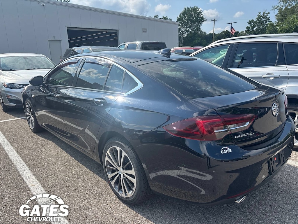 Used 2018 Buick Regal Sportback Essence Car