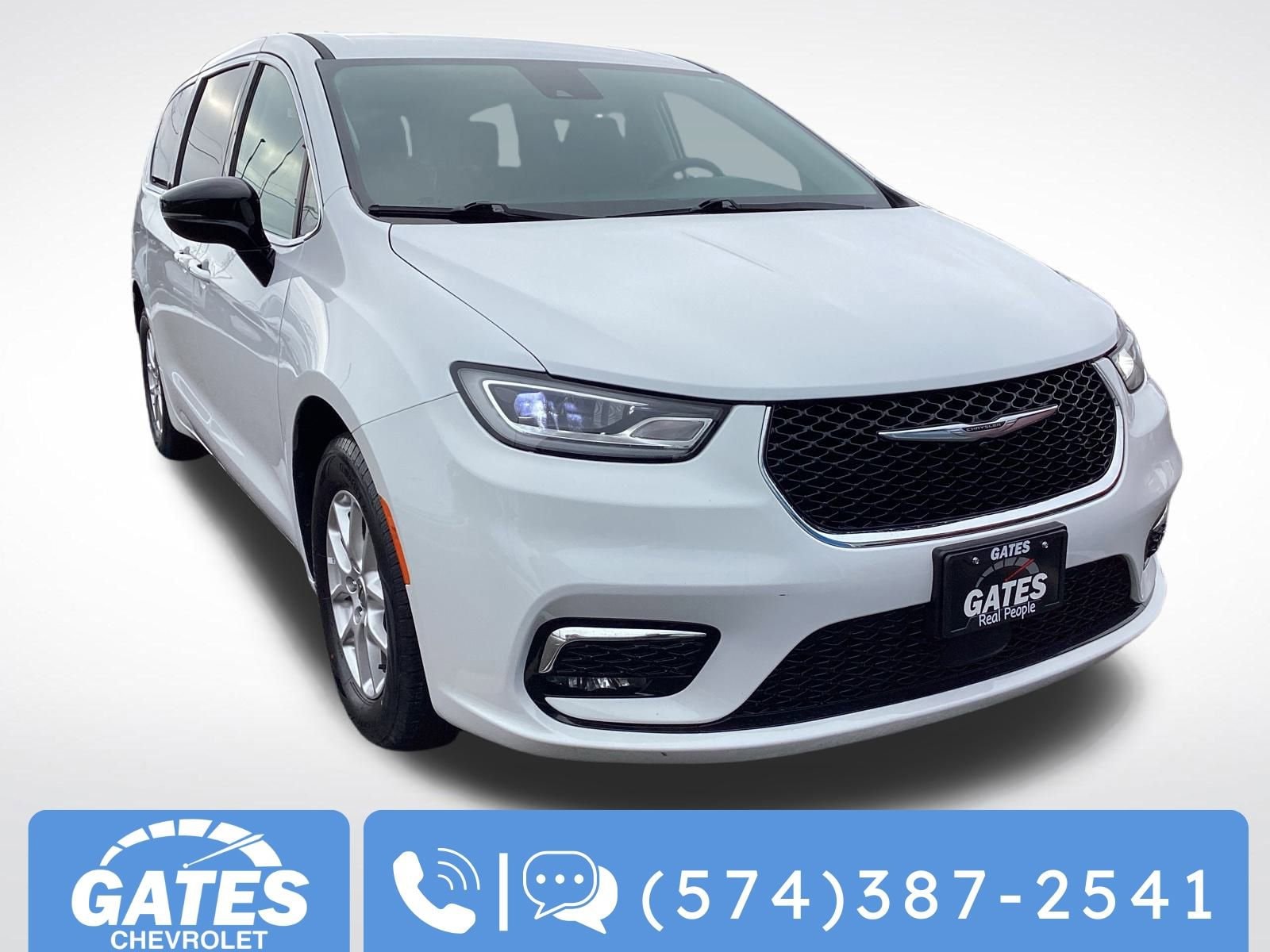 2024 Chrysler Pacifica Touring L's photo