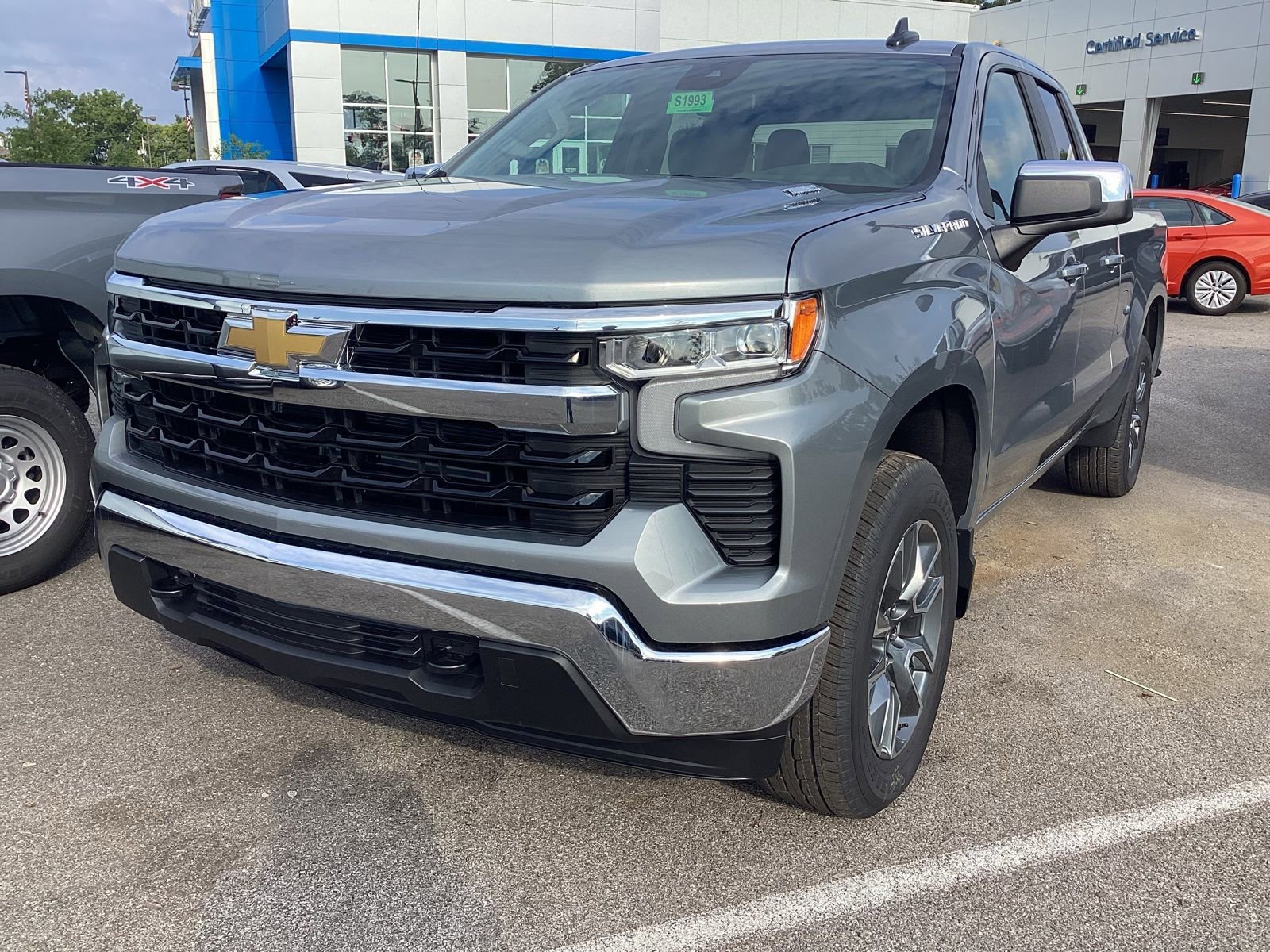 2026 Chevrolet Silverado 1500 LT photo 2