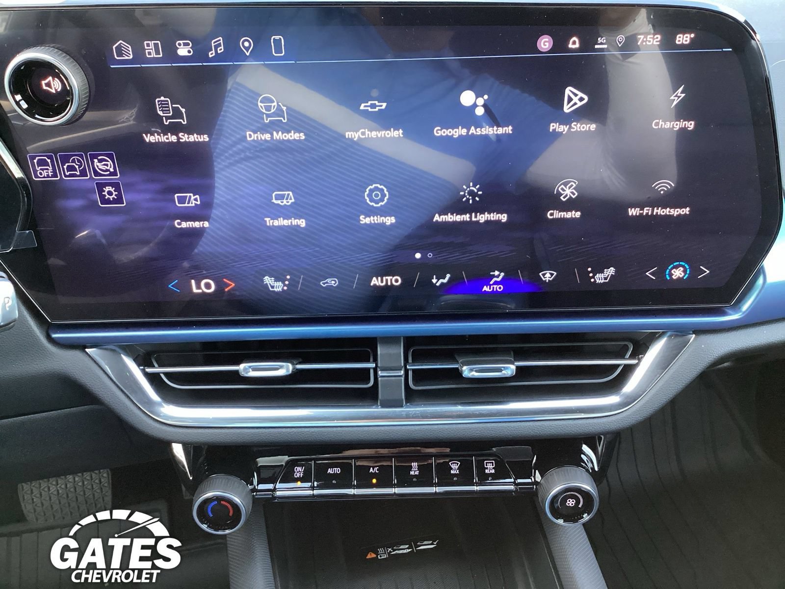 2026 Chevrolet Equinox EV 2LT - Photo 8