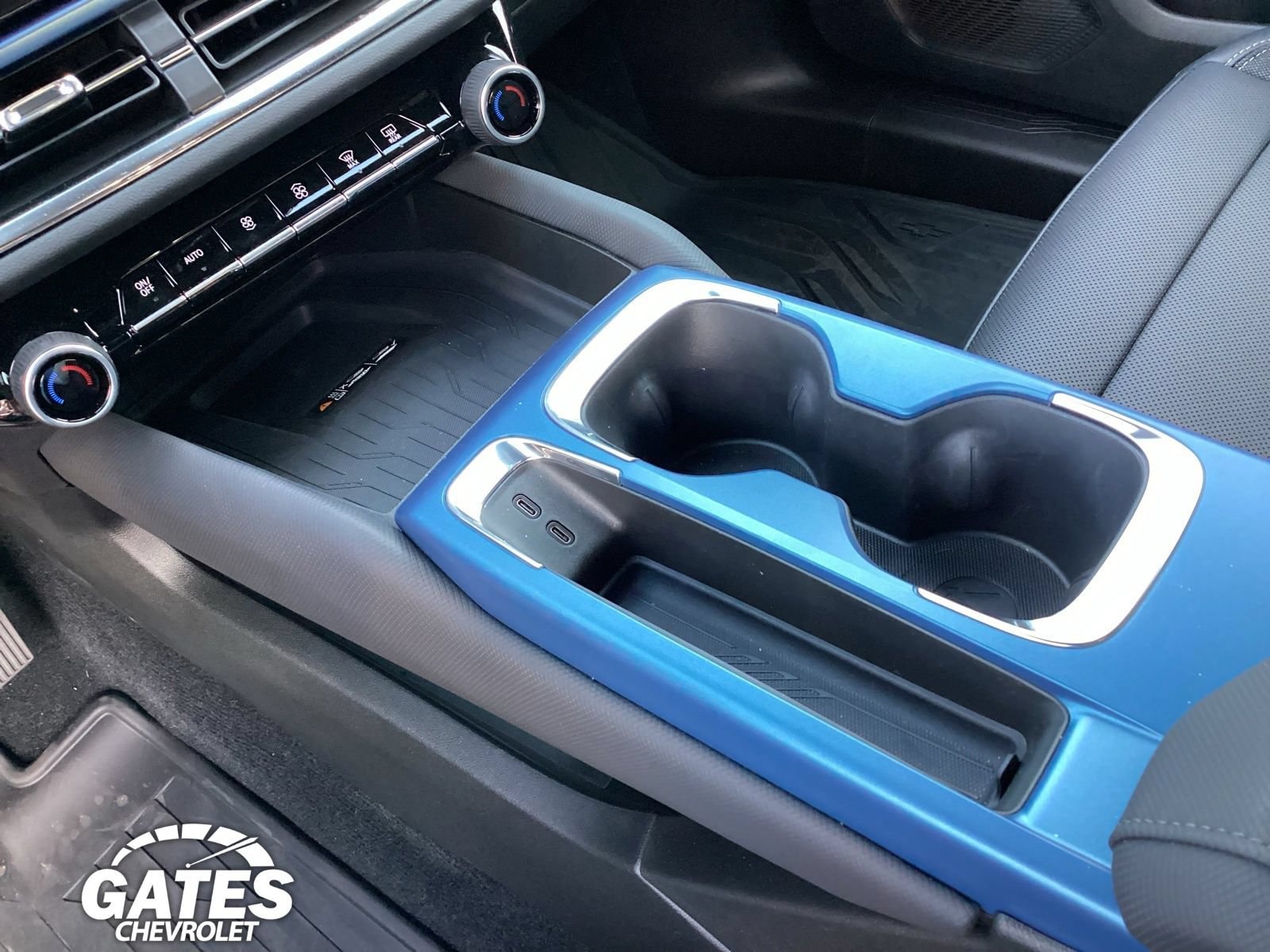2025 Chevrolet Equinox EV 1LT - Photo 12