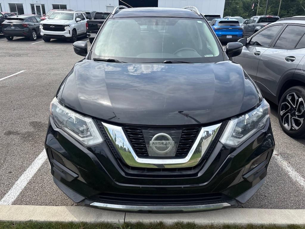 Used 2017 Nissan Rogue SV