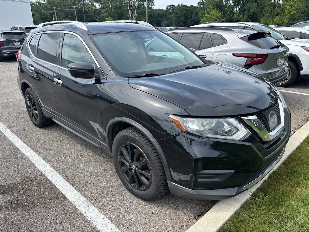 Used 2017 Nissan Rogue SV