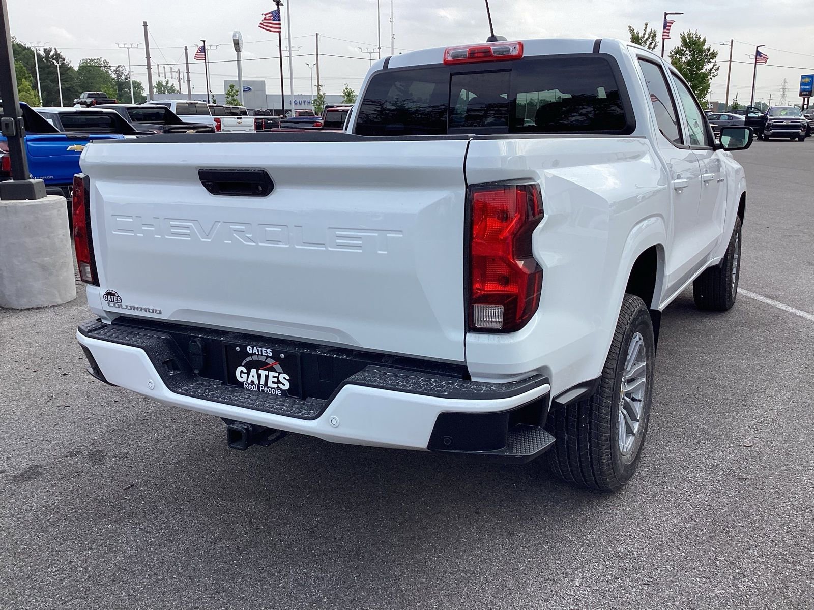 2025 Chevrolet Colorado Work Truck LT photo 3